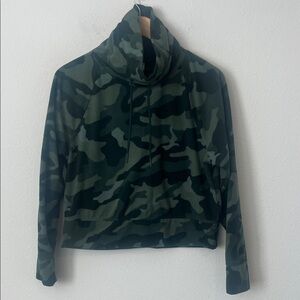 OLD NAVY ACTIVE Green Camouflage Turtleneck Fleece Sweatshirt
